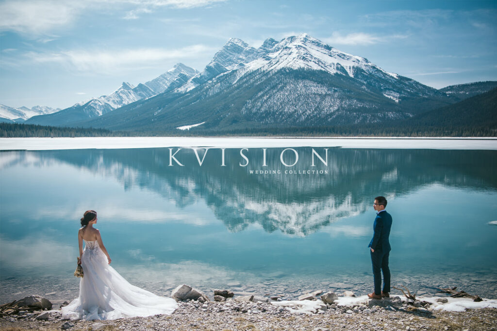 四月去班夫拍婚紗?捕捉融冰藍湖與萬年雪山同框的絕美瞬間|KHC 首席攝影師 – Kvision 四月去班夫拍婚紗?捕捉融冰藍湖與萬年雪山同框的絕美瞬間|KHC 首席攝影師 | Kvision婚紗攝影