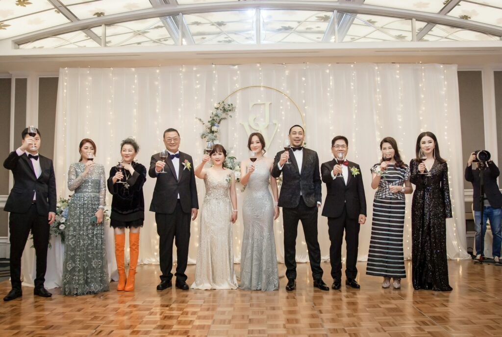 文華東方大宴會廳 vs 文華廳｜高端新人最後都怎麼選？ | Kvision婚紗攝影